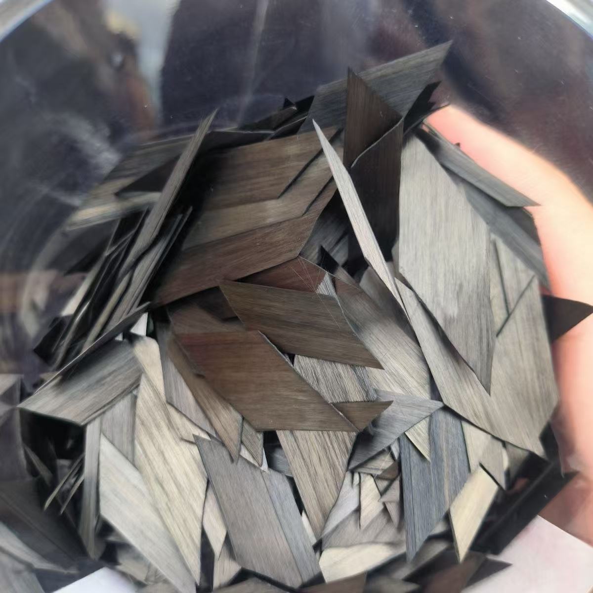 Filamentous flake Forged carbo - đánh giá và giá Crepe Pan Carbon